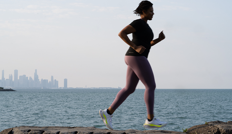 Hvis Marathon Season har deg til å føle deg inspirert til å løpe, er dette det vesentlige erfarne løpere sier at du trenger å komme i gang