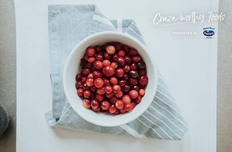 Tunggu, Anda tidak menempatkan cranberry pada segalanya? Inilah mengapa Anda akan melihat buah super ini di mana -mana