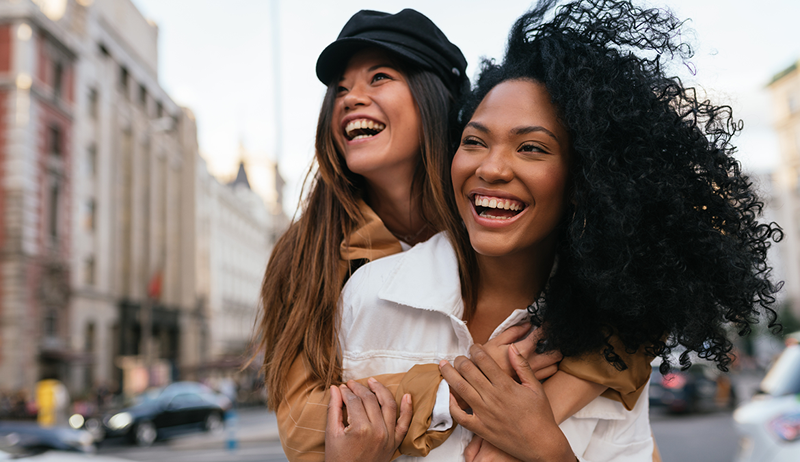 Necesita algunas vibraciones positivas lo antes posible? Aquí hay 3 formas de cultivar la felicidad, según un psicólogo