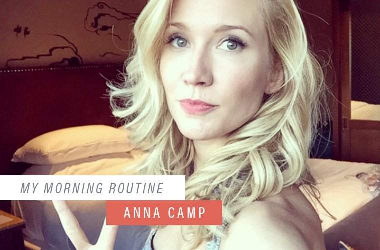 Hvordan være i bedre humør øyeblikkelig når du våkner, ifølge Anna Camp