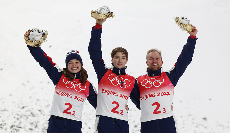 Quero se recuperar como um olímpico? Esses sapatos mole ganham uma medalha de ouro da Ashley Caldwell, do Team USA (e nós também)