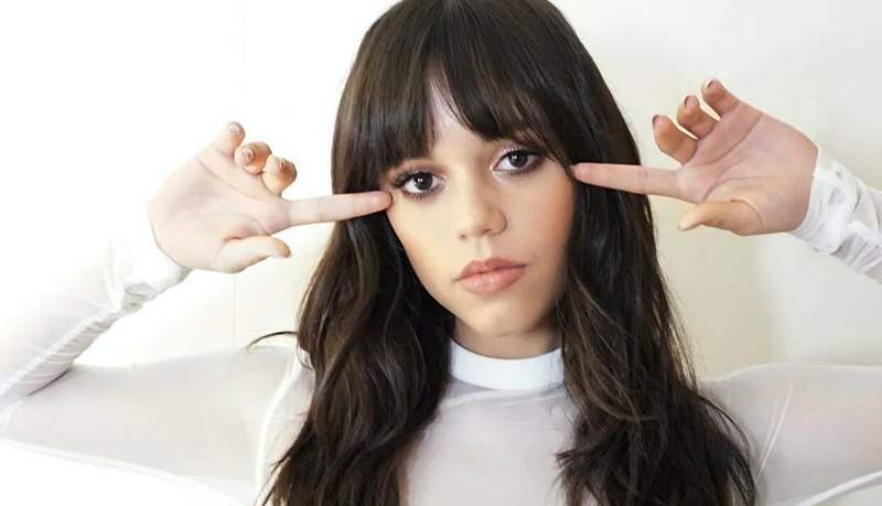 Under-$ 20, to-produkt-apotek-kombinasjonsboksen Jenna Ortega bruker hver dag for å bekjempe kviser