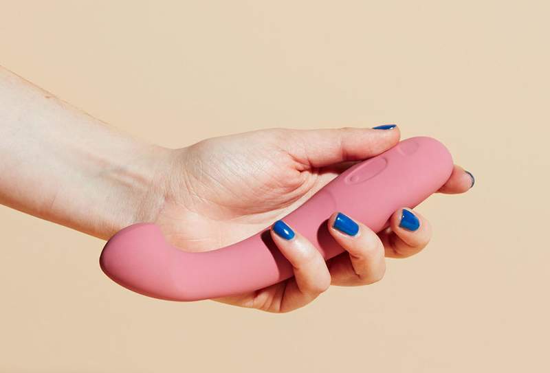 Dame tocmai a lansat un vibrator curbat care vă va face visele de orgasm G-spot să devină realitate