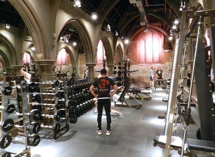 Cattedrale del sudore, uno sguardo alla nuova palestra di David Barton all'interno della ribalta