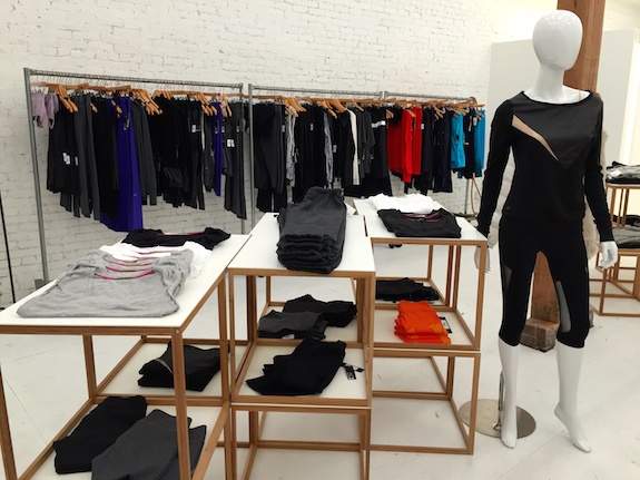 Deka NYC fitness moda için mini barneys olarak açılıyor