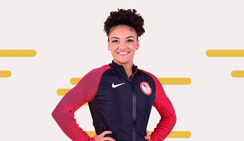 2 stiepjas olimpiskie vingrotāji Laurie Hernandez dara šauriem gurniem un teļiem