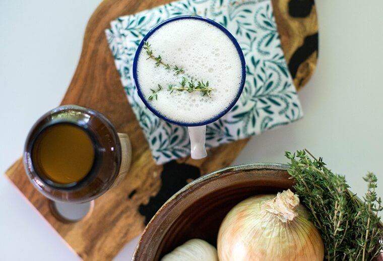 Ora puoi trasformare la tua tazza di brodo osseo in un delizioso latte