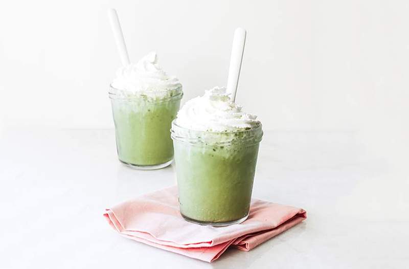 Denne matcha-boostede frappé har protein, greener og koffein, alt sammen i en drink