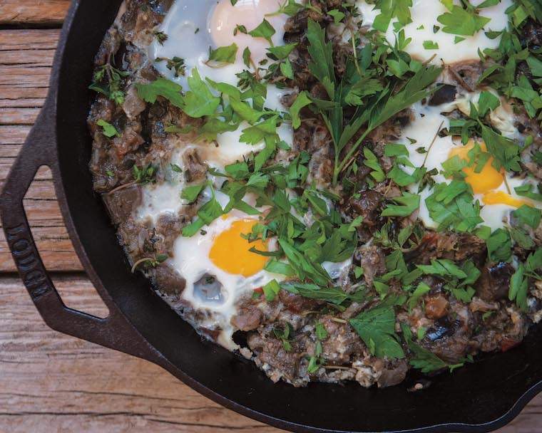 Tento ketogénny recept na večeru dobre využíva vaše zvyšky