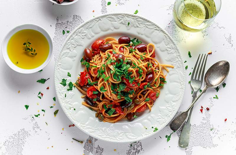 Met deze 'pantry puttanesca' kunt u een gezond, plantaardig diner hebben voor minder dan $ 1 per portie