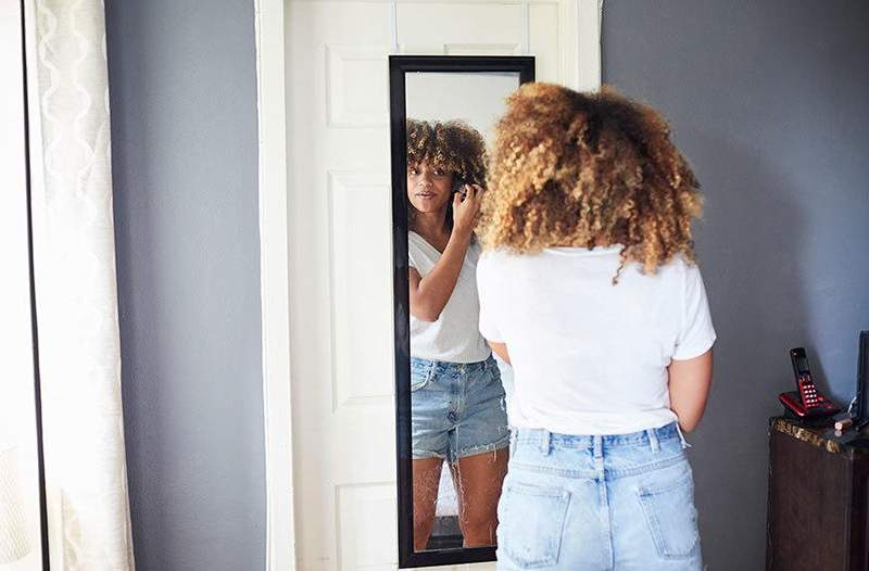 O leite de coco não é apenas para cozinhar-também é ótimo para o seu cabelo