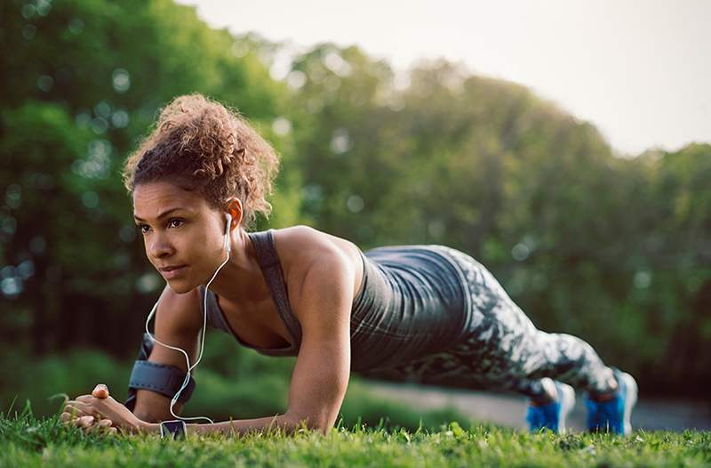 De 'Breathing Plank' is de moeilijkste variatie die je nog niet hebt geprobeerd