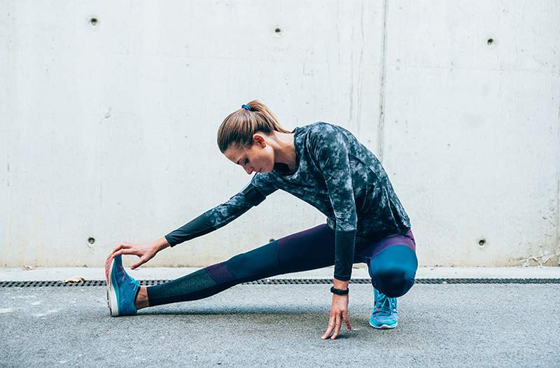 Si vous n'étirez pas déjà vos cuisses, voici pourquoi c'est important et comment le faire