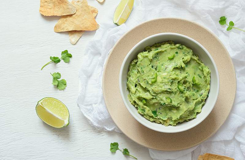 7 Cara Mudah Memberi Guacamole Anda Dorongan Besar Protein