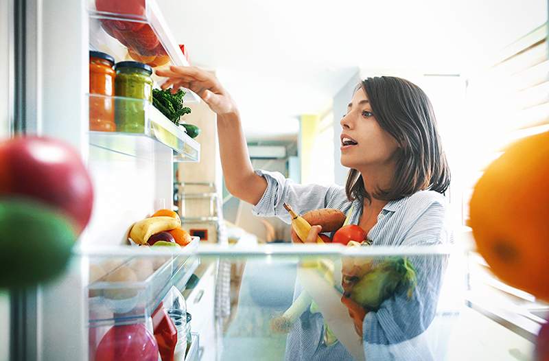 Ce simple hack de réfrigérateur fait des déchets alimentaires une chose du passé