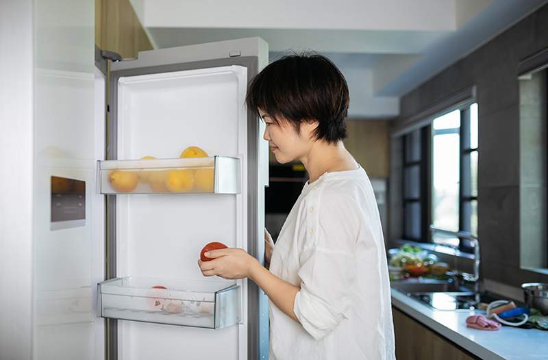 Las 7 productos básicos de la despensa que no almacenas en el refrigerador, pero definitivamente debería