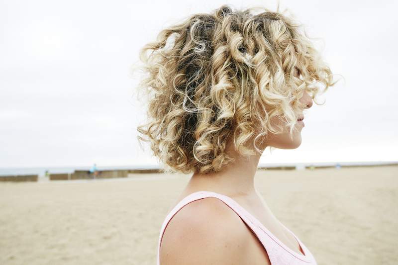 ¿Perms lo arruinan el cabello?? Esto es lo que los estilistas quieren que sepas