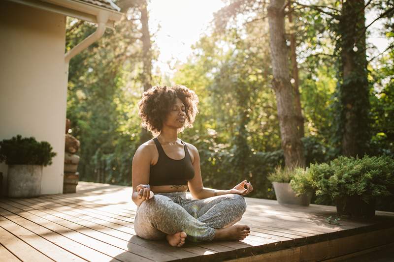 Meditacija-ne samo zdravila lahko pomagajo ublažiti bolečine zaradi glavobolov. Tukaj je kako