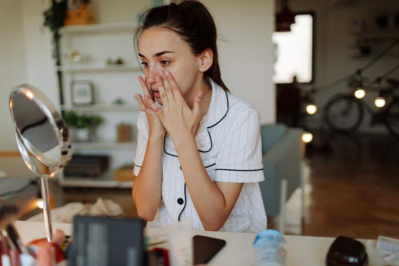 Come gestire i tuoi baffi sgradevoli quando una cera pro non è un'opzione