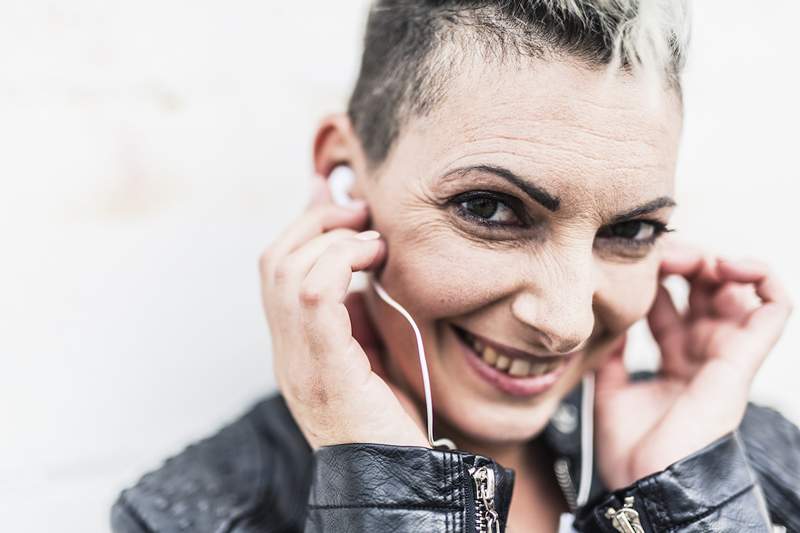 Le seul ingrédient qu'un derme dit que la peau a vraiment besoin après la ménopause