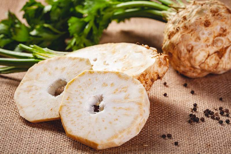 Celeriac adalah tidak. 1 Veggie usus anti-inflamasi RDS mengatakan kita sedang tidur