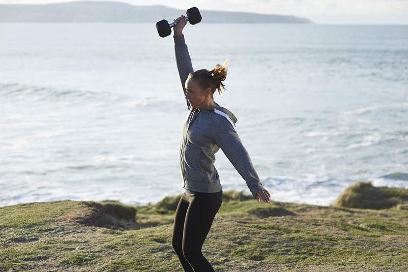 O Snatch de Power de halteres é um dos melhores exercícios de corpo inteiro para força e agilidade