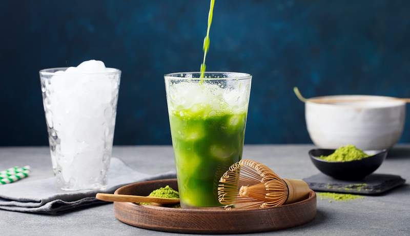 Receptura Emmy Chamberlain's Represing Matcha Lemonade to 3 kroki i idealny letni napój