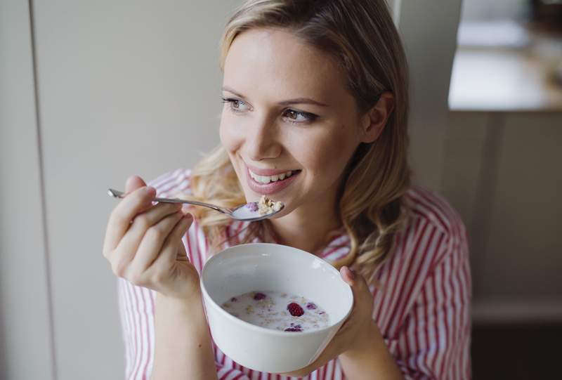 Abbiamo raggiunto ufficialmente il picco di latte d'avena, quindi abbiamo chiesto a un dietista di classificare le migliori opzioni