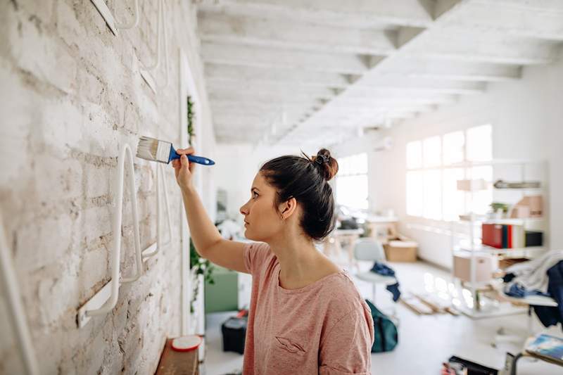 Las mejores pinturas de baja VOC para usar para un aire interior saludable, según expertos en alergias