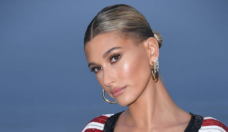 El protector solar teñido Hailey Bieber usa todos los días todos los días, también es el que Derms no puede dejar de recomendar