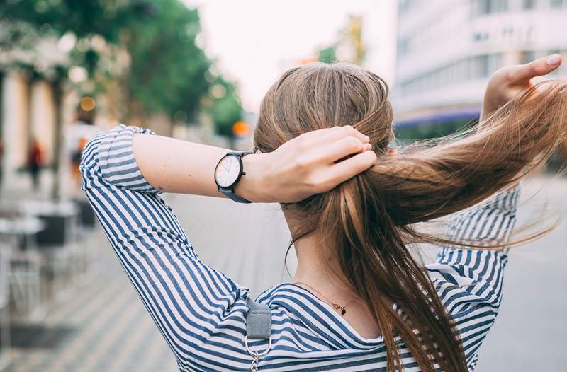 Eu tentei esta máscara capilar de US $ 17, e tornou meu cabelo o mais macio que já foi