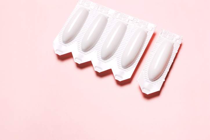 'Sou ginecologista e aqui está o que você precisa saber antes de considerar usar um supositório vaginal'