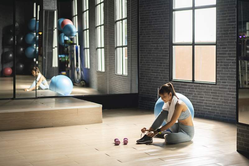 Fitnesscentre over hele landet begynder at genåbne-her, hvordan den nye normale ser ud