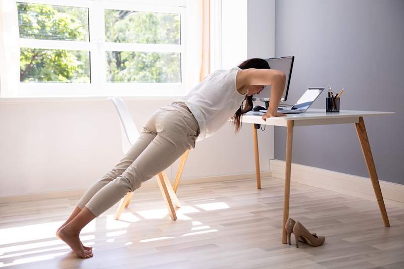 Bruk denne kroppsvekten 60/60 trening for å forhindre å bli antsy mens WFH