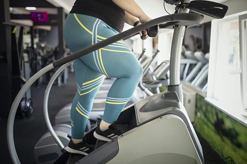 Bagaimana kerja di Stairmaster vs. Bandingkan Treadmill Incline?