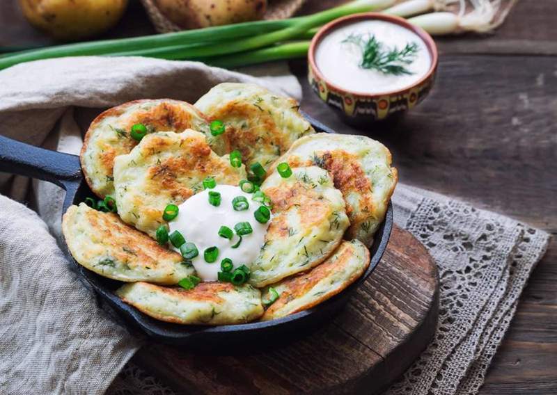 7 slané recepty na palacinky, ktoré pracujú na každom jedle dňa