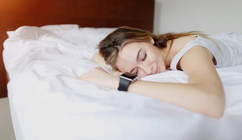 Tentamos 5 wearables populares para rastrear nossos zzzs, como eles se acumularam