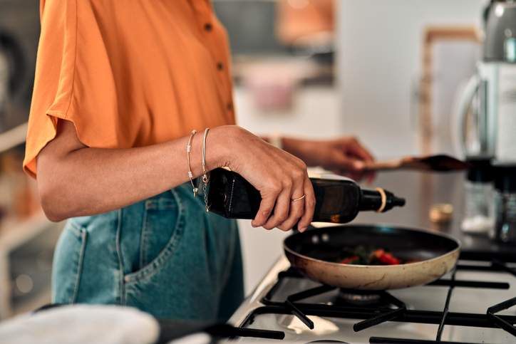 Olivolja går dålig förr än du tror att here är hur man håller din fräsch så länge som möjligt