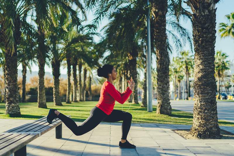 Gli squat divisi bulgari colpiscono tutti i muscoli dei glutei con un singolo ripetizione