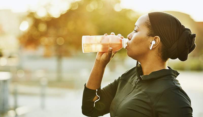 Jika Anda minum air protein? Seorang ahli diet terdaftar menimbang