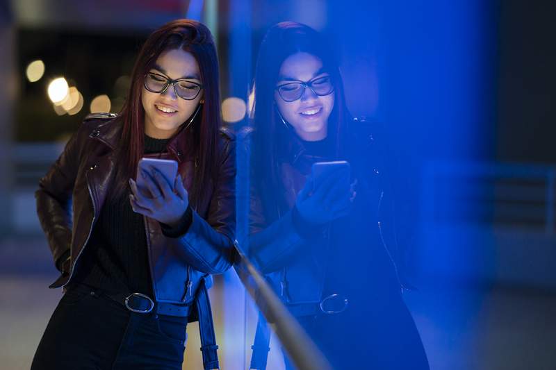 Ce que vous pouvez faire à propos de la teinte violette créée par vos lunettes de blocage bleu-lumière