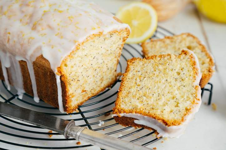 Vi bager denne tarmvenlige Lemon Chia-brød til morgenmad på gentagelse indtil videre varsel