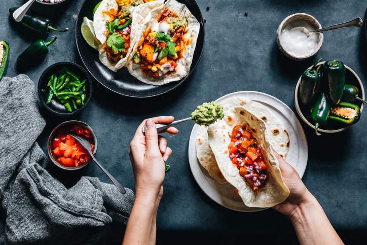 10 Makan malam yang sehat dan penuh protein untuk dua (yang sangat mudah dibuat)