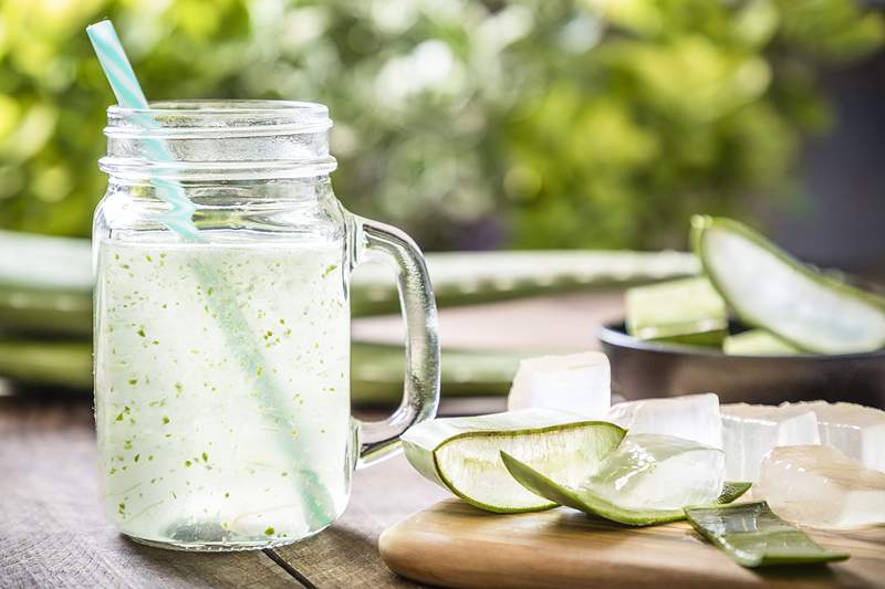 Kesalahan Kesihatan Gut? Aloe Vera Juice adalah minuman superstar untuk meringankan pencernaan