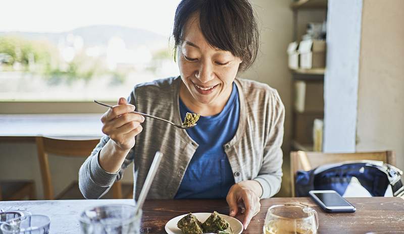 Ecco come le persone più longevi del pianeta mantengono una salute ottimale dell'intestino