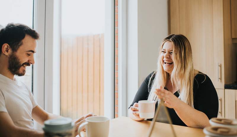 3 ostacoli da aspettarsi da una relazione introversa-estroversa, se può funzionare affatto