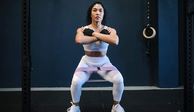 Den tränare-godkända Sissy Squat kommer att arbeta med din abs, glutes och fyrhjulingar på en gång