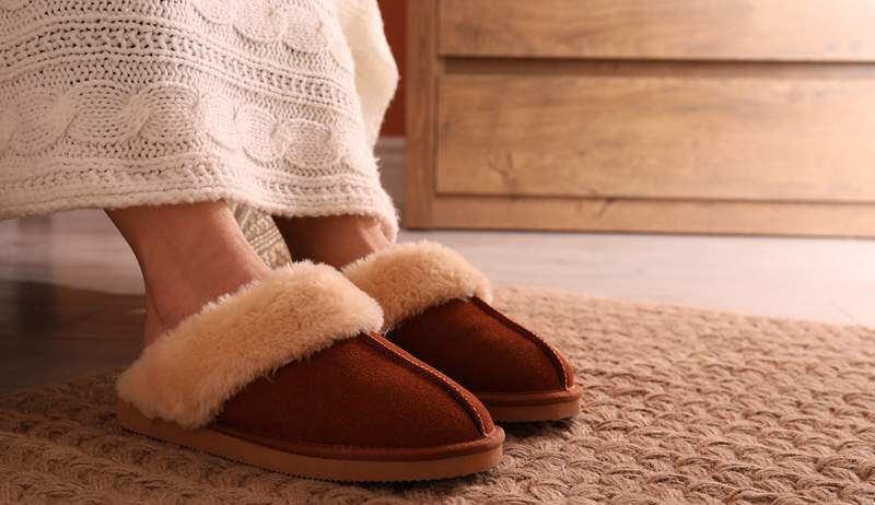 5 Hard Sole Slippers om je voeten comfortabel te houden en ondersteund, volgens een podoloog