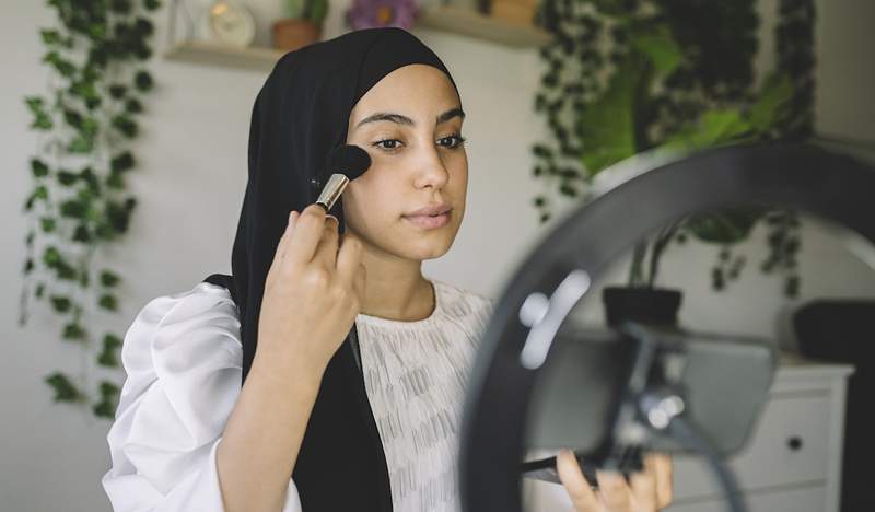 Benefles Benetint var ursprungligen en bröstvårtor Tint-Her How to ANVÄND LIP och CHEEK Stain för maximala resultat