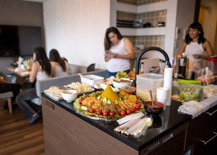 Cómo mi plato favorito, Tumpeng, me ayuda a conectarme con mi cultura y comunidad javanesa